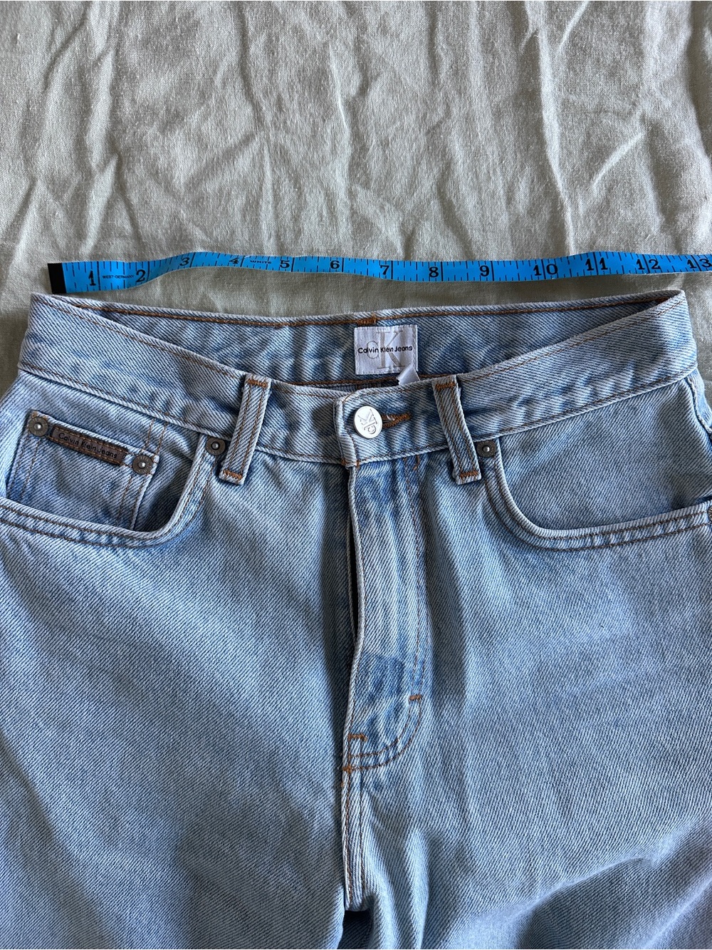Light wash mom jeans